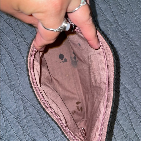 Victoria’s Secret Light Pink Pleather Zipper Clutch Bag - Picture 4 of 4